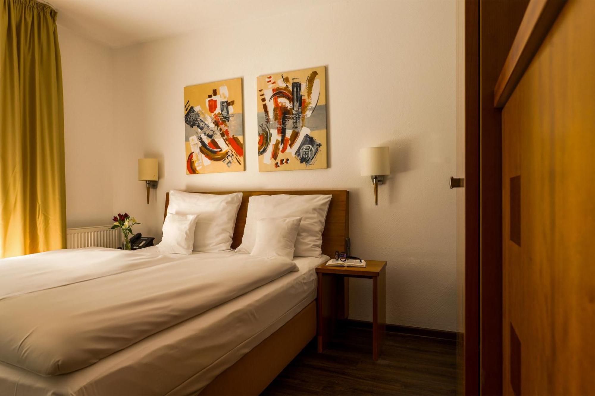 Seehotel Niedernberg - Das Dorf Am See Εξωτερικό φωτογραφία